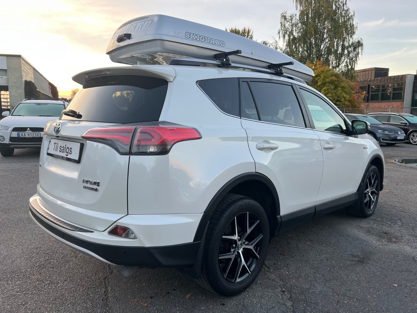 SUV Hybride Toyota RAV4 2016 Blanc Automatique 187 CH