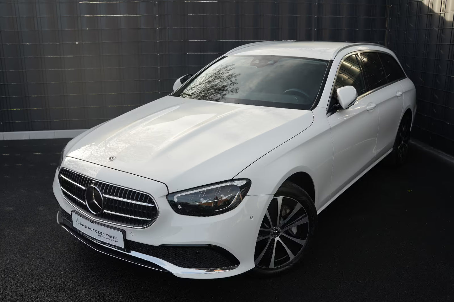 Mercedes-Benz E 300 Hybride Rechargeable Avantgarde Break Blanc Polaire