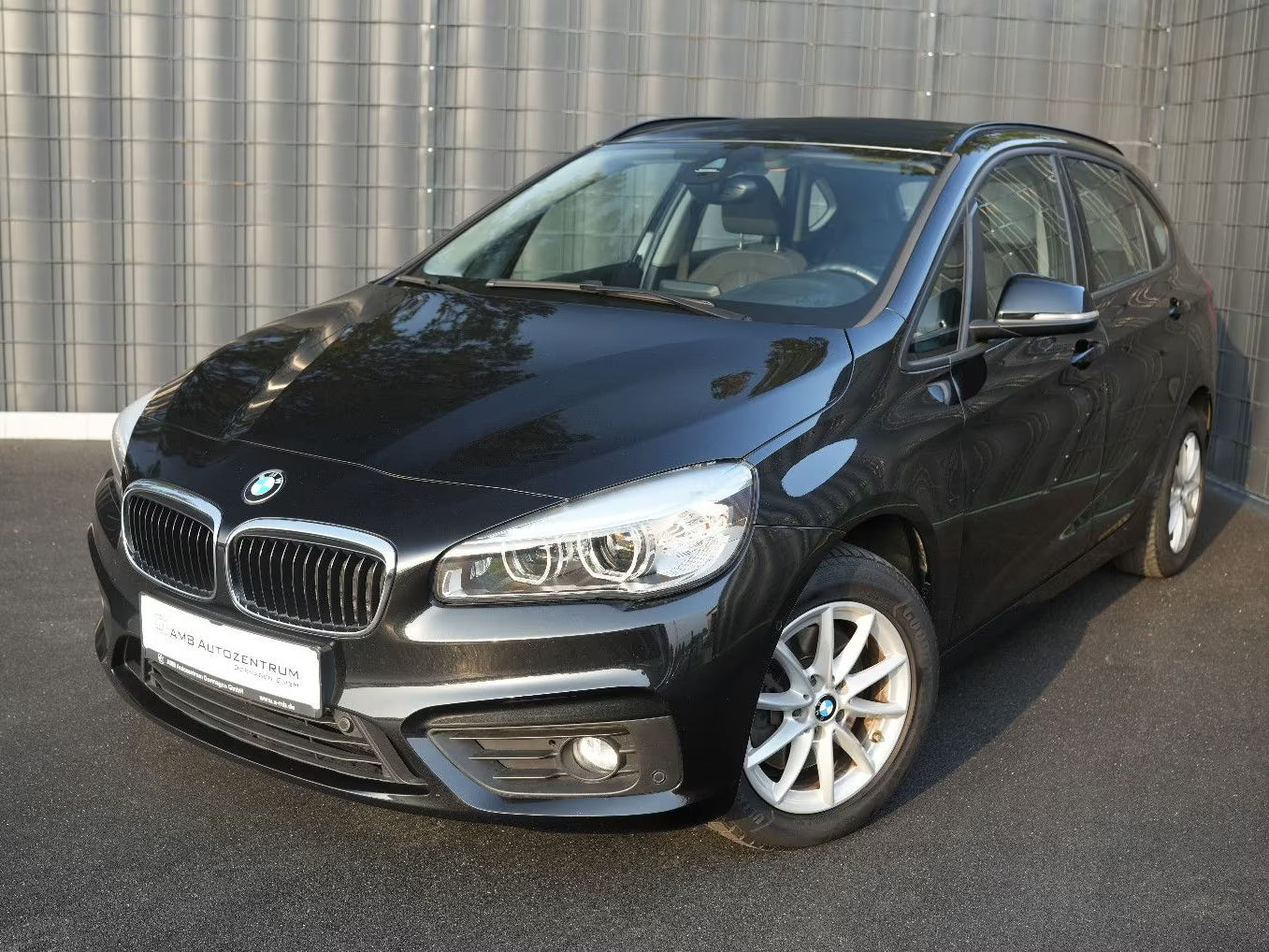 BMW 220d xDrive Active Tourer Advantage Noir Saphir Métallisé