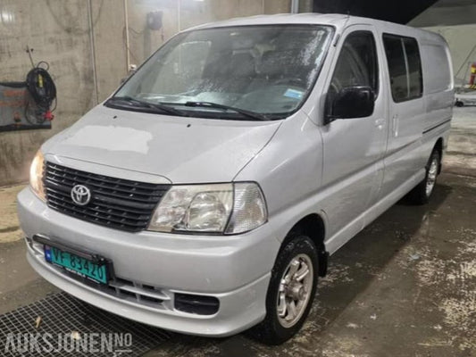 Fourgon Toyota HiAce 2006 Diesel 4x4 Robuste Argenté Polyvalent