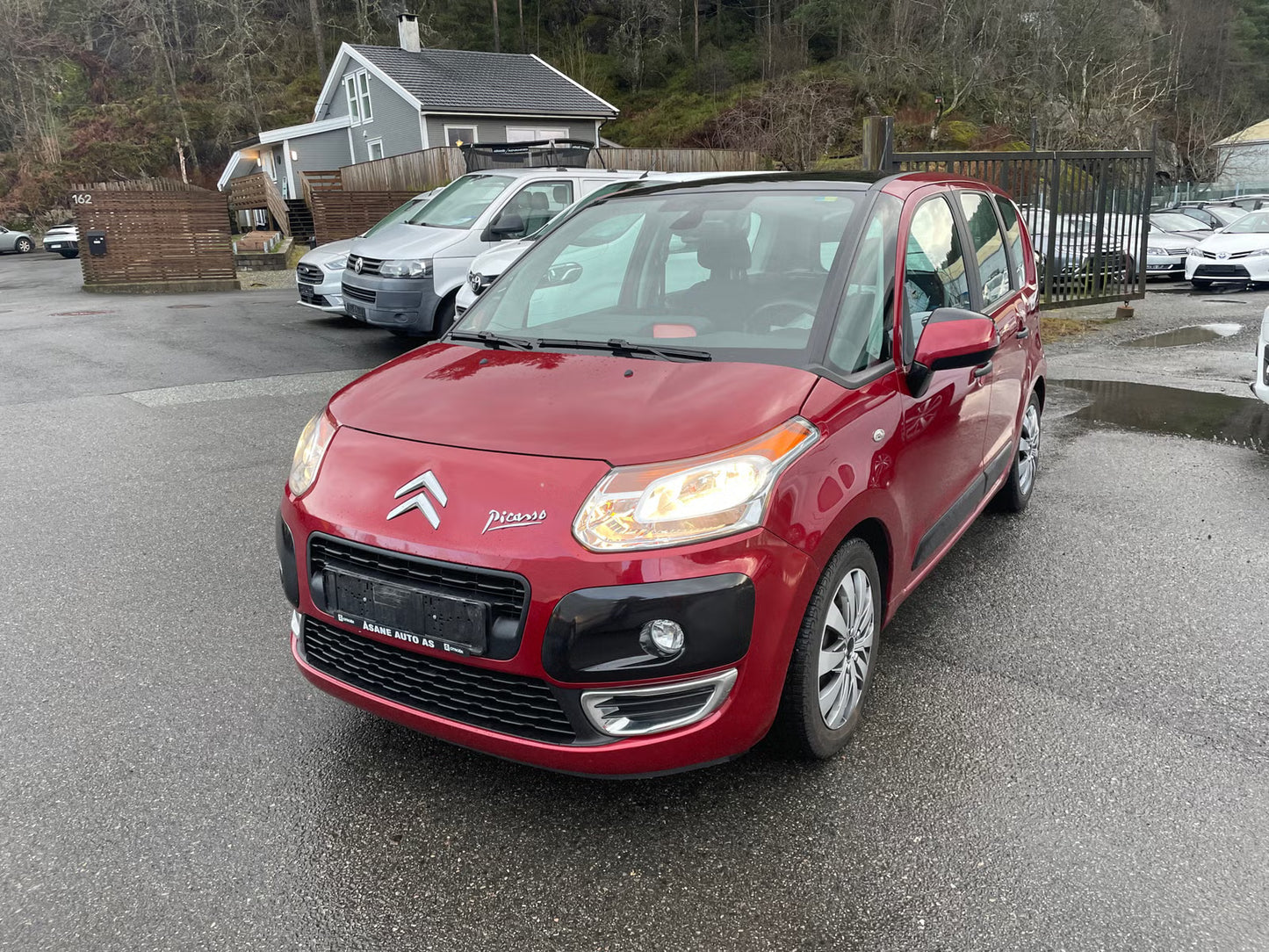 Citroën C3 Picasso d'occasion, monospace compact diesel, rouge