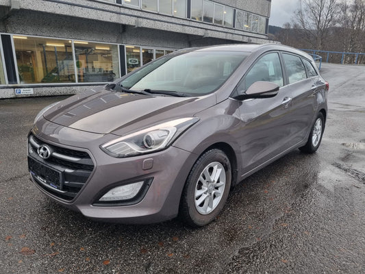 Berline Compacte Hyundai i30 Sportive avec Moteur Hybride Efficient
