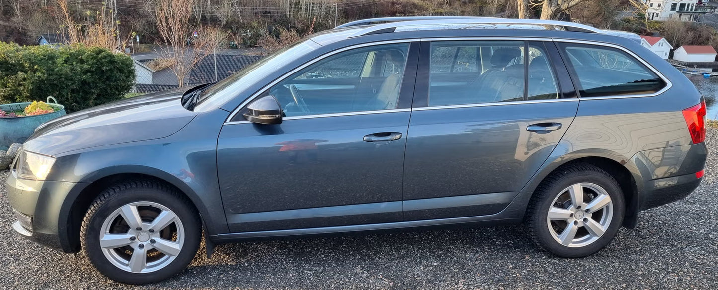 Skoda Octavia Combi 2014 Diesel 4x4 Boîte Manuelle Grise