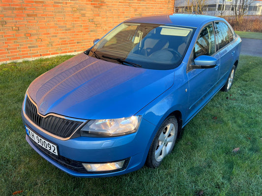Voiture Skoda Rapid 2013 Essence Break Bleu Occasion 86 CV