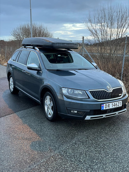 Skoda Octavia Scout Break 4x4 1.8 TSI 180ch Automatique Gris