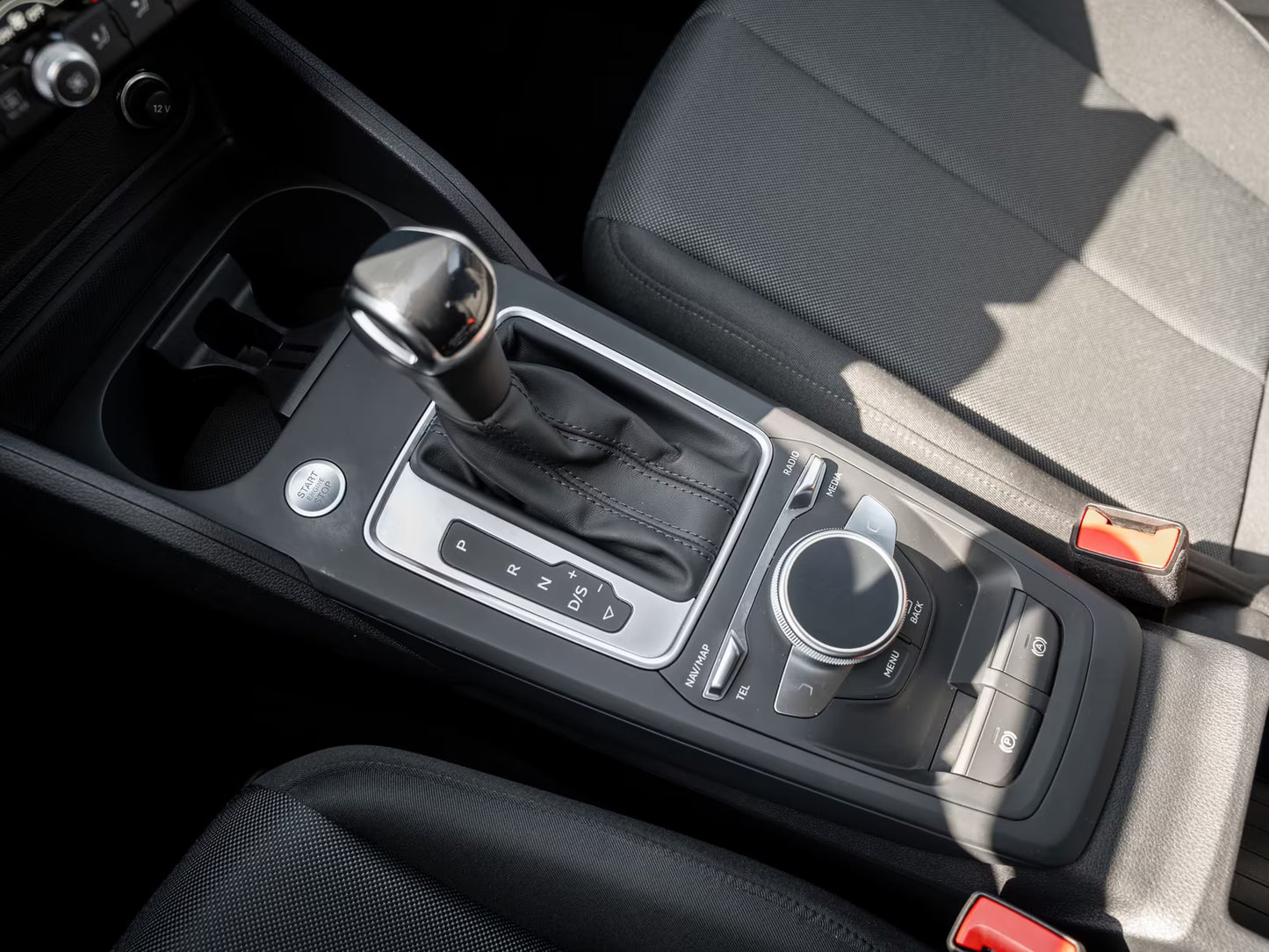 SUV Audi Q2 Advanced Automatique 150 ch Argent Métallisé