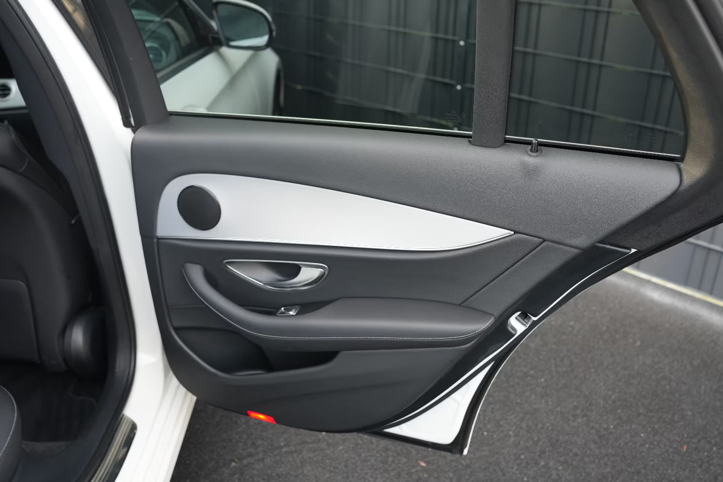 Mercedes-Benz E 300 Hybride Rechargeable Avantgarde Break Blanc Polaire