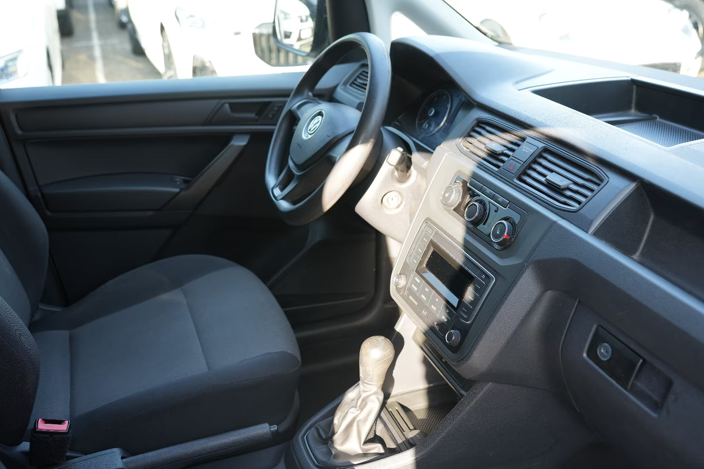 Volkswagen Caddy Maxi Diesel 102ch Van Utilitaire Blanc Occasion