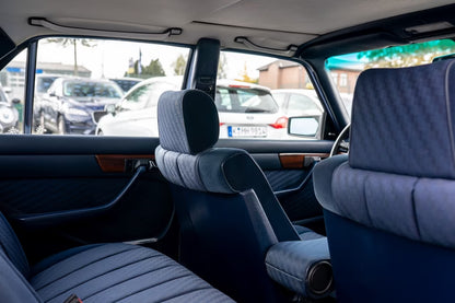 Berline Mercedes-Benz 280 SE W126 de 1984 Argent Astral