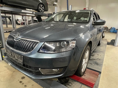 Skoda Octavia Combi 2014 Diesel 4x4 Boîte Manuelle Grise