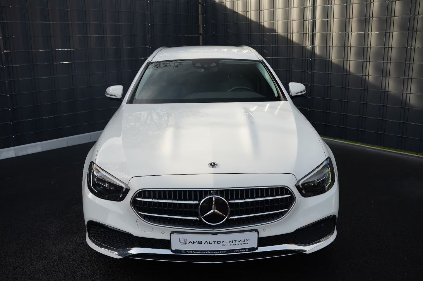 Mercedes-Benz E 300 Hybride Rechargeable Avantgarde Break Blanc Polaire