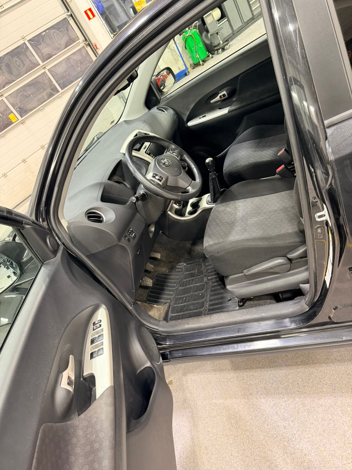 SUV Toyota Urban Cruiser 1.4 D-4D AWD Noir 2010