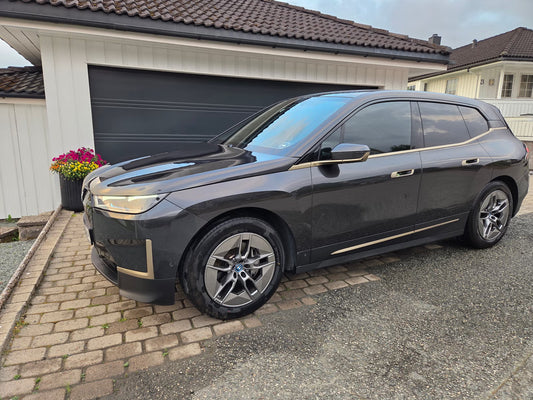 BMW iX xDrive40 SUV Électrique Luxueux 326ch Gris Sophisto