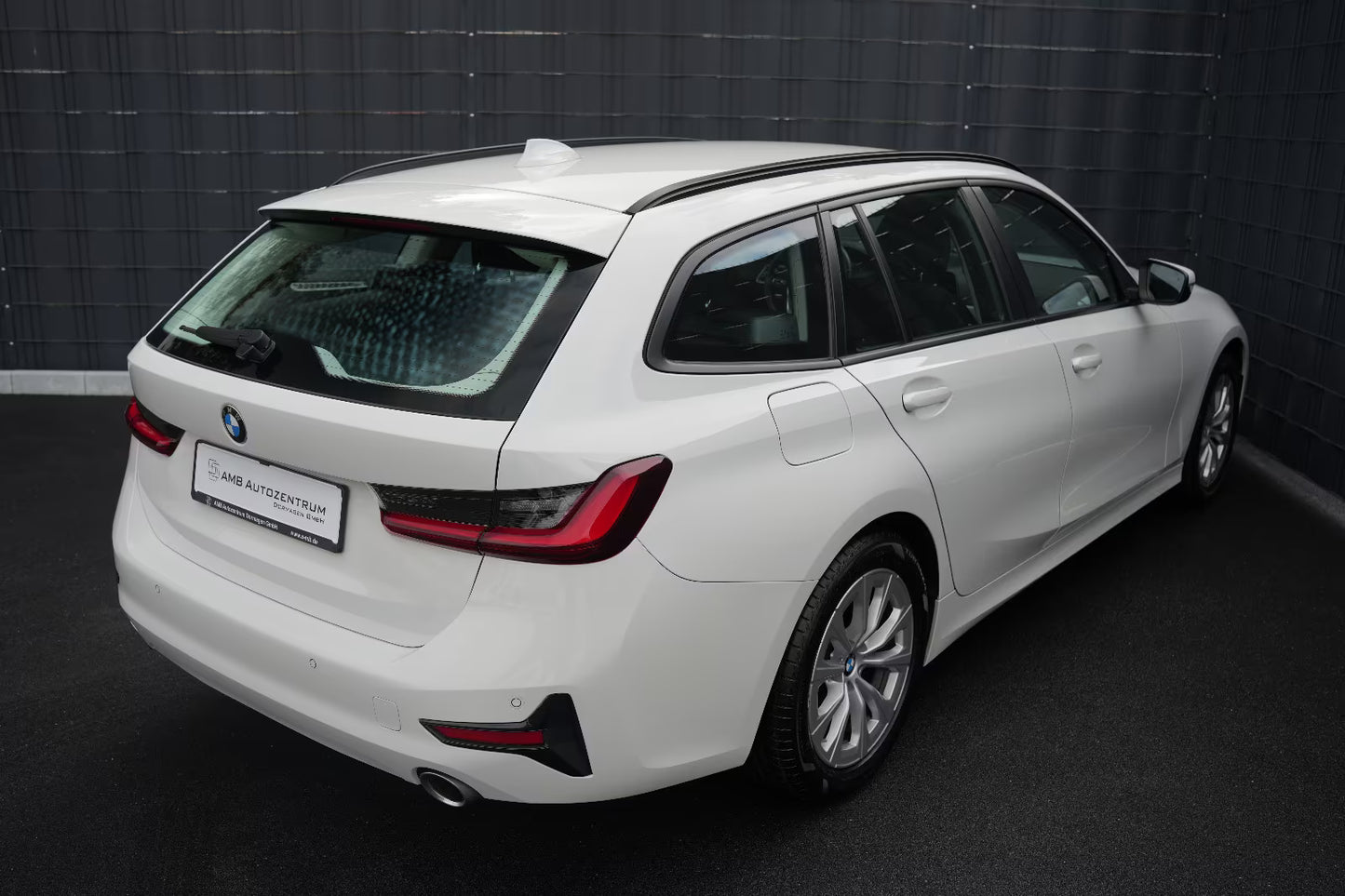 BMW 318 Touring Advantage 156 ch Automatique Blanc Alpin