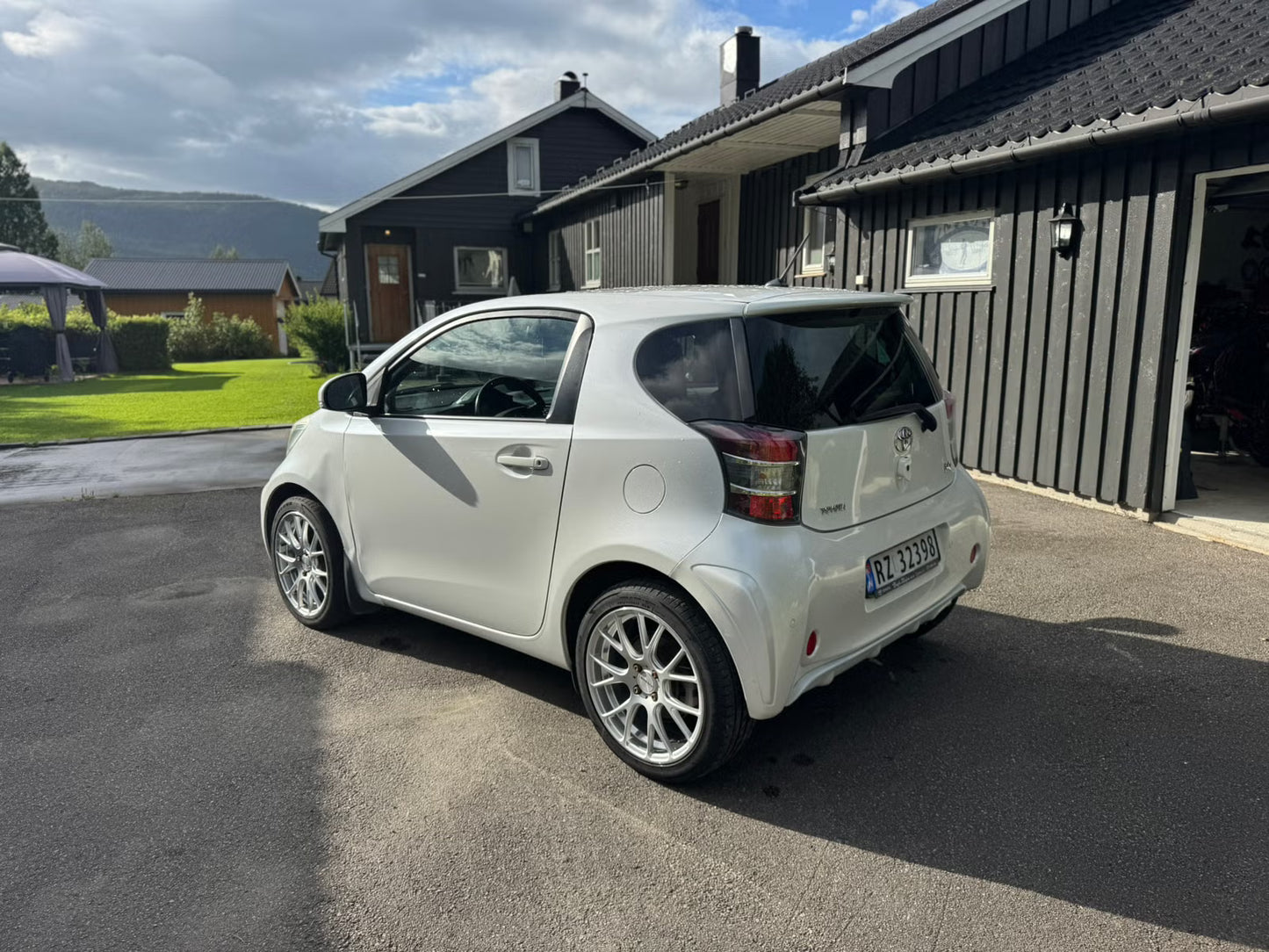 Citadine Toyota iQ 2009 Diesel 90ch Blanche Compacte Économique