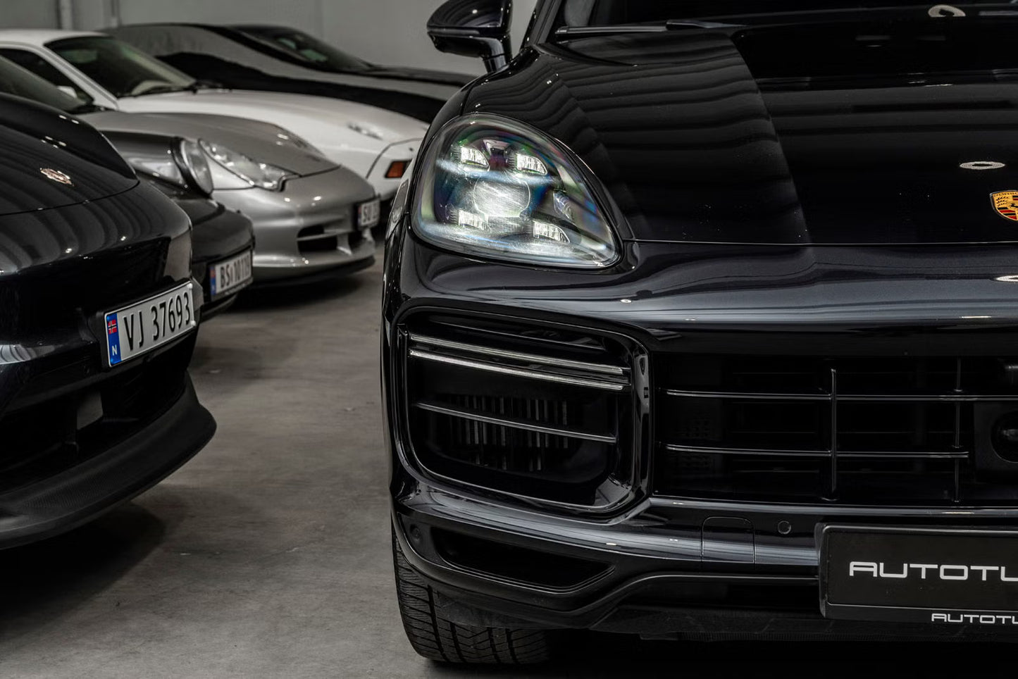 Porsche Cayenne SUV Luxe 550 CV Noir Intense Performance Sport