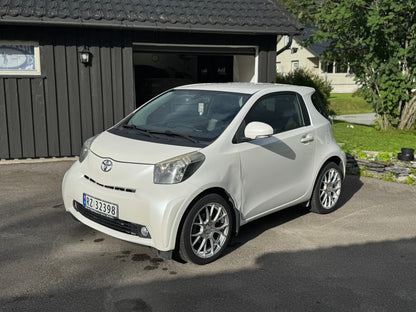 Citadine Toyota iQ 2009 Diesel 90ch Blanche Compacte Économique