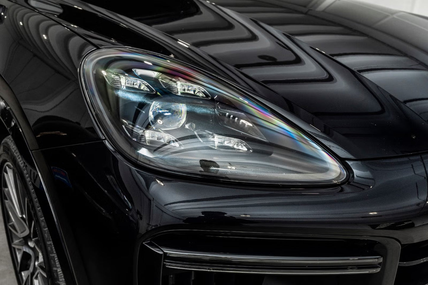 Porsche Cayenne SUV Luxe 550 CV Noir Intense Performance Sport