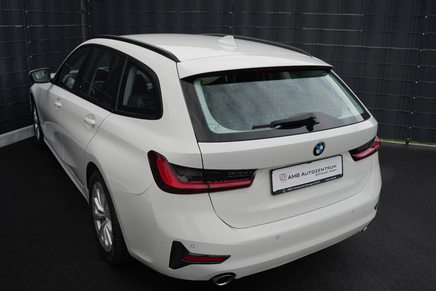 BMW 318 Touring Advantage 156 ch Automatique Blanc Alpin