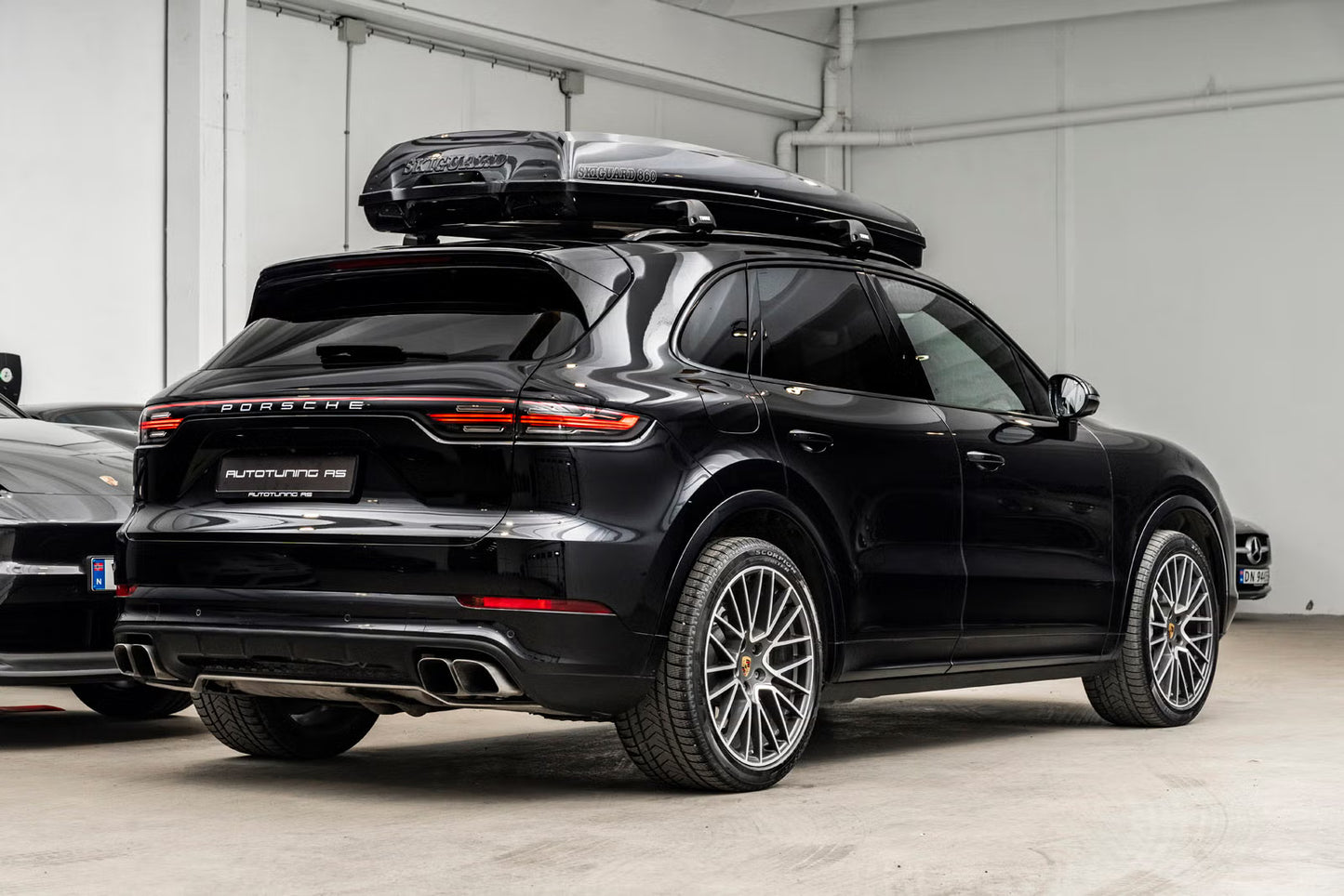 Porsche Cayenne SUV Luxe 550 CV Noir Intense Performance Sport