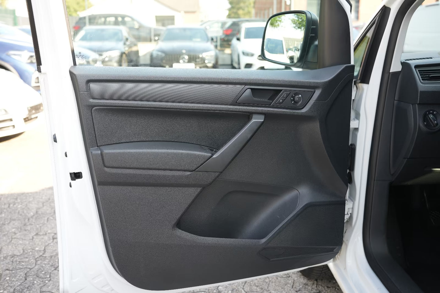 Volkswagen Caddy Maxi Diesel 102ch Van Utilitaire Blanc Occasion