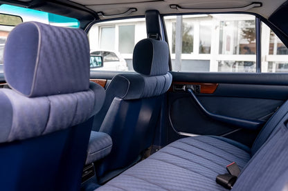 Berline Mercedes-Benz 280 SE W126 de 1984 Argent Astral