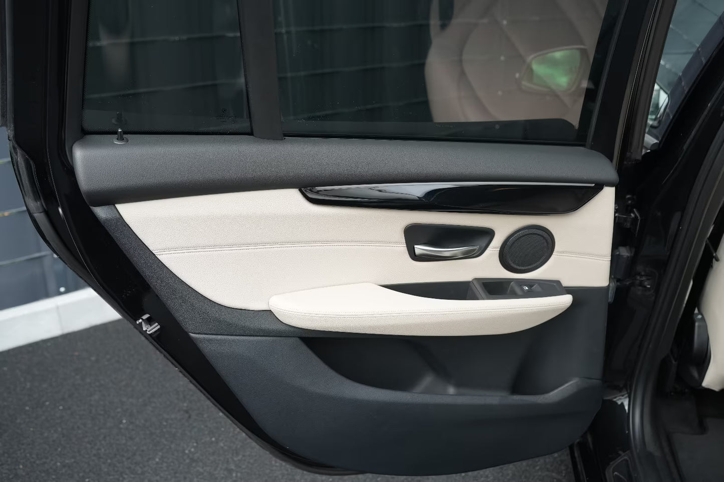 BMW 220d Gran Tourer Sport Line Automatique Noir Cuir Beige