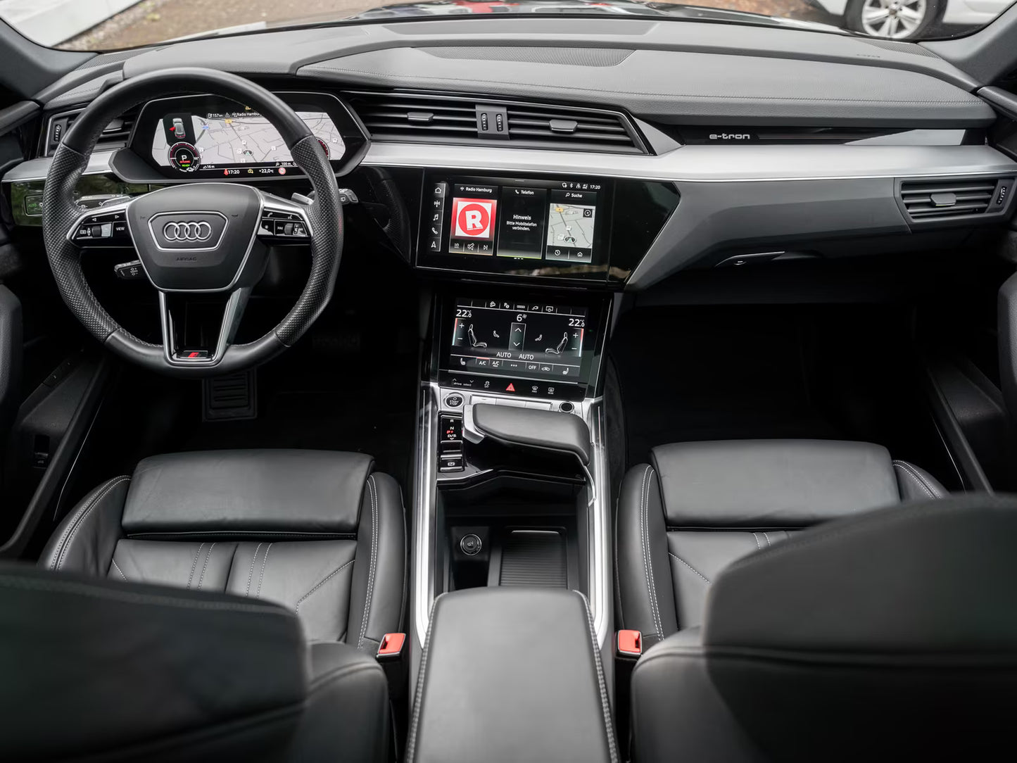 Audi e-tron SUV Électrique S Line Quattro Noir Métallisé Occasion