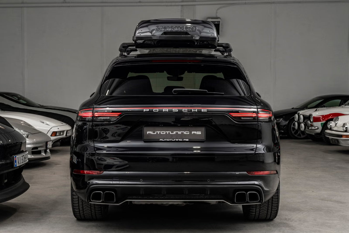 Porsche Cayenne SUV Luxe 550 CV Noir Intense Performance Sport