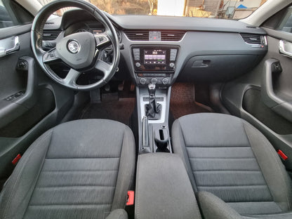 Skoda Octavia Combi 2014 Diesel 4x4 Boîte Manuelle Grise