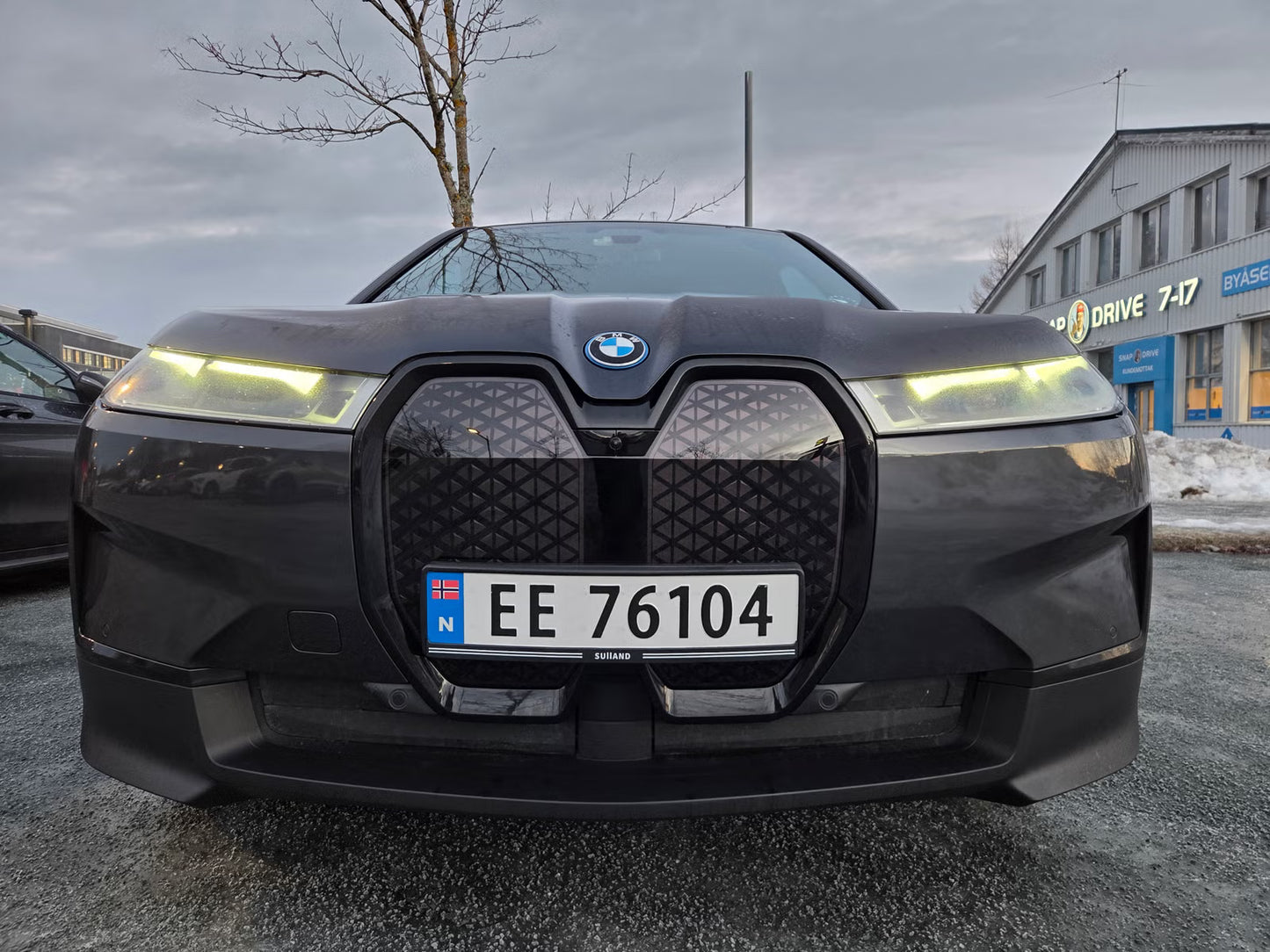 BMW iX xDrive40 SUV Électrique Luxueux 326ch Gris Sophisto